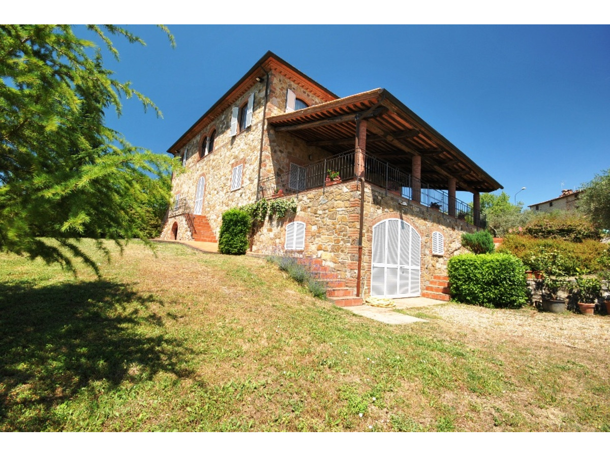 Beautiful holiday farmhouse with pool