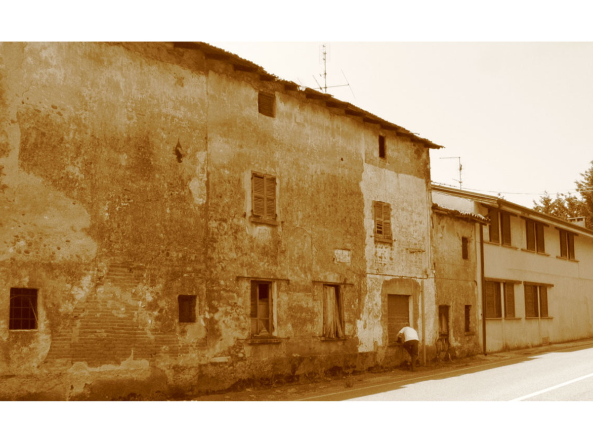 Country House That Needs Renovation For Sale Near Marano Ticino