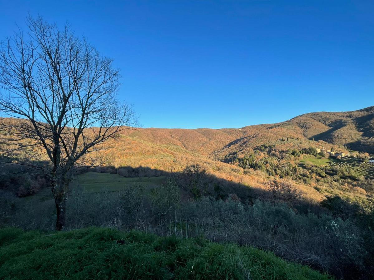 In an easily reachable position, we offer Great Stone House of about 200 sqm with details of the time