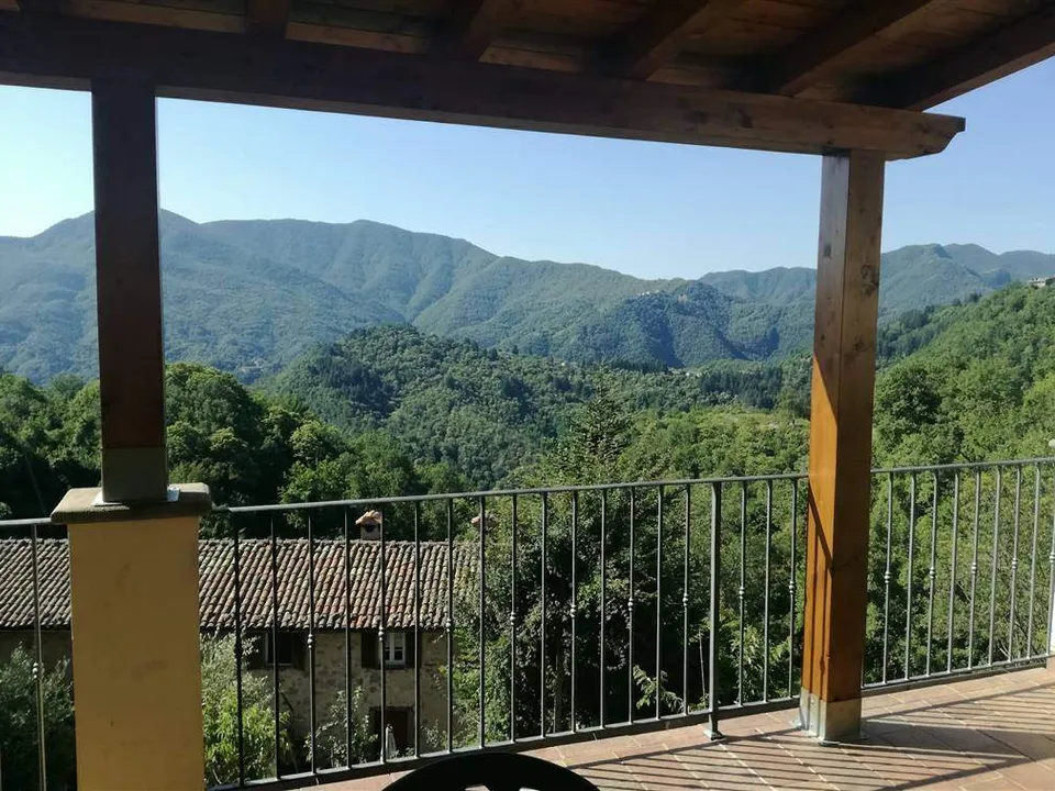 Molazzana, house with terrace  for sale