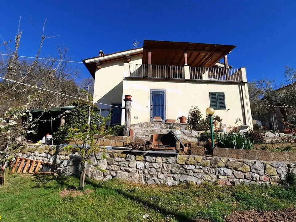 Molazzana, house with terrace  for sale