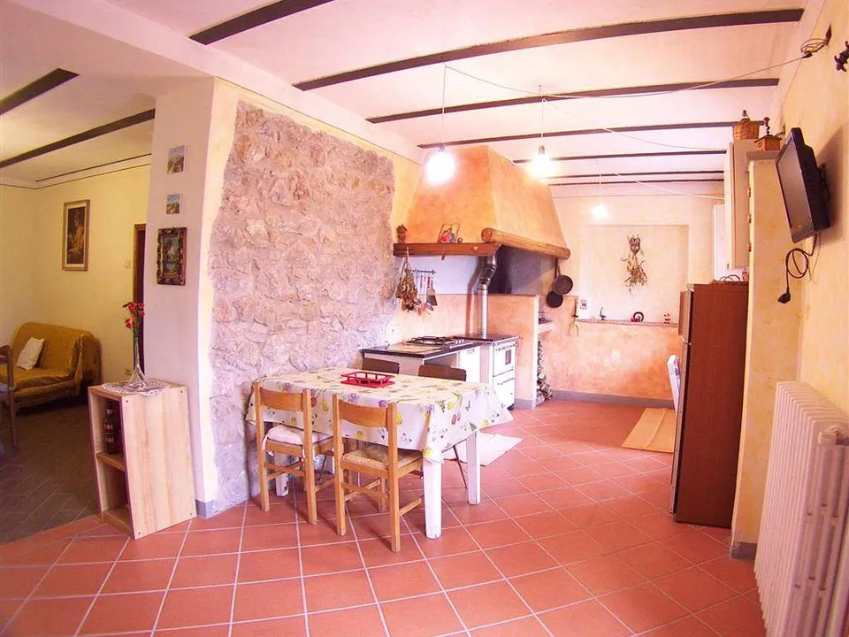 Molazzana, house with terrace  for sale