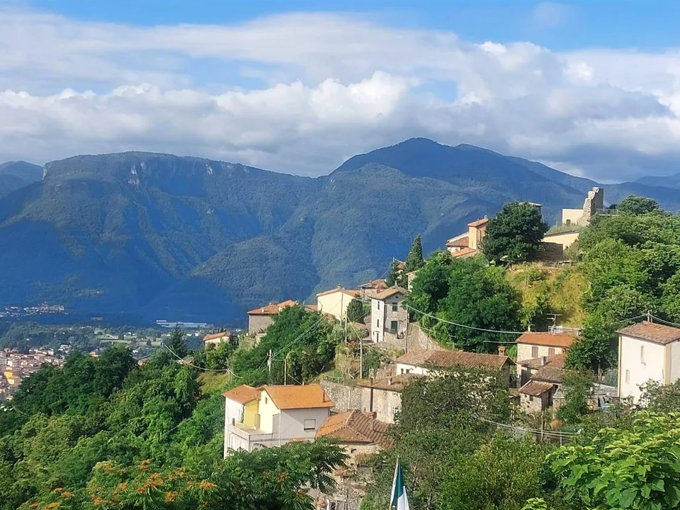 House in Sommocolonia with a view of Barga and valley to the Apuane Alps for sale