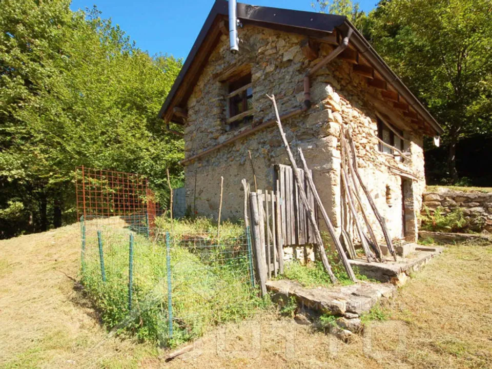 Country house  in Cesara for sale