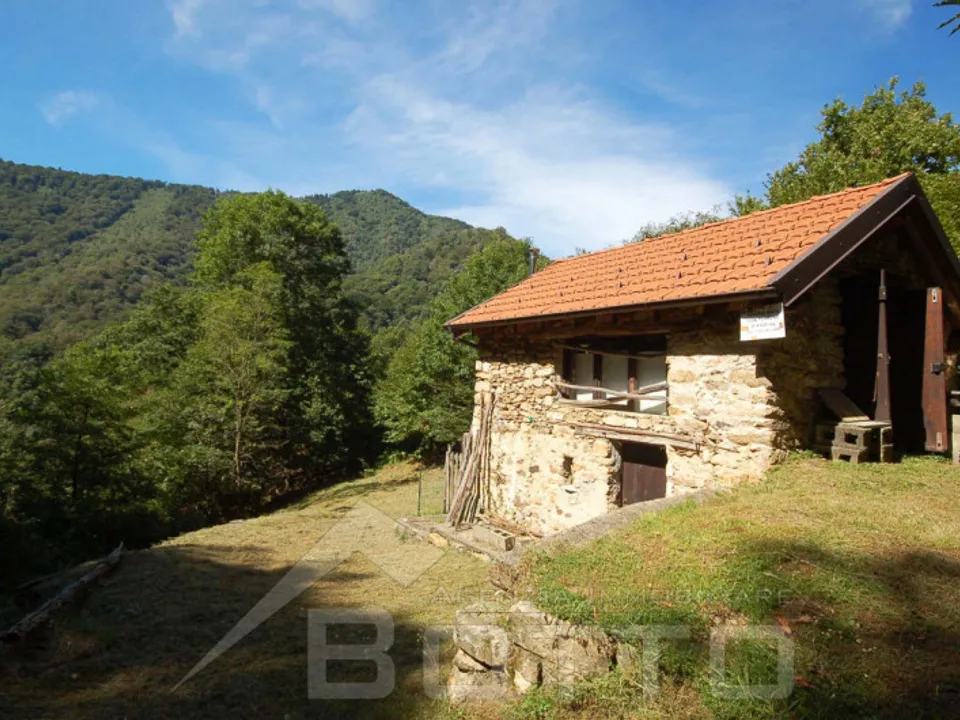 Country house  in Cesara for sale