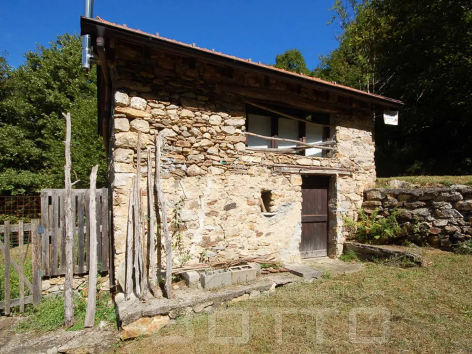 Country house  in Cesara for sale