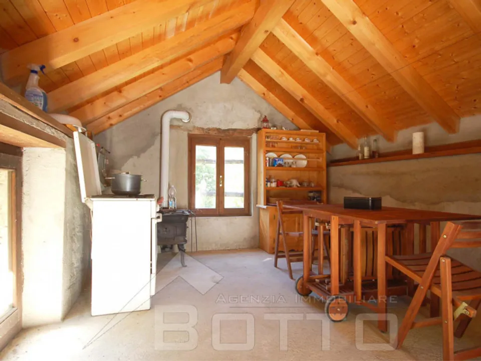 Country house  in Cesara for sale