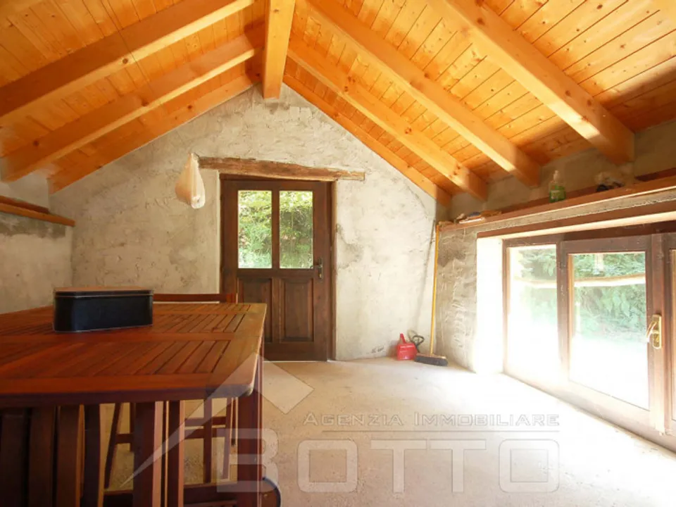 Country house  in Cesara for sale