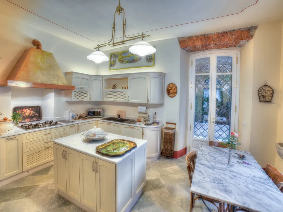 Villa overlooking Lake Maggiore in Verbania for sale