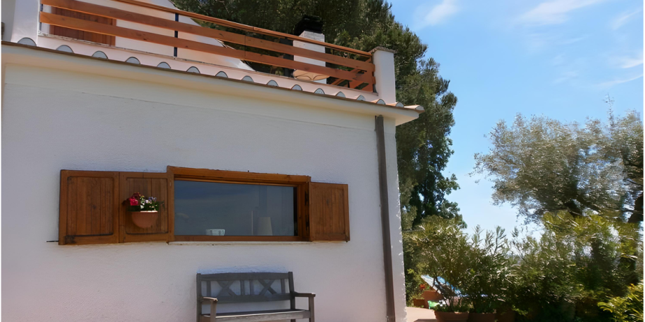Splendid villa overlooking lake bracciano, near Rome