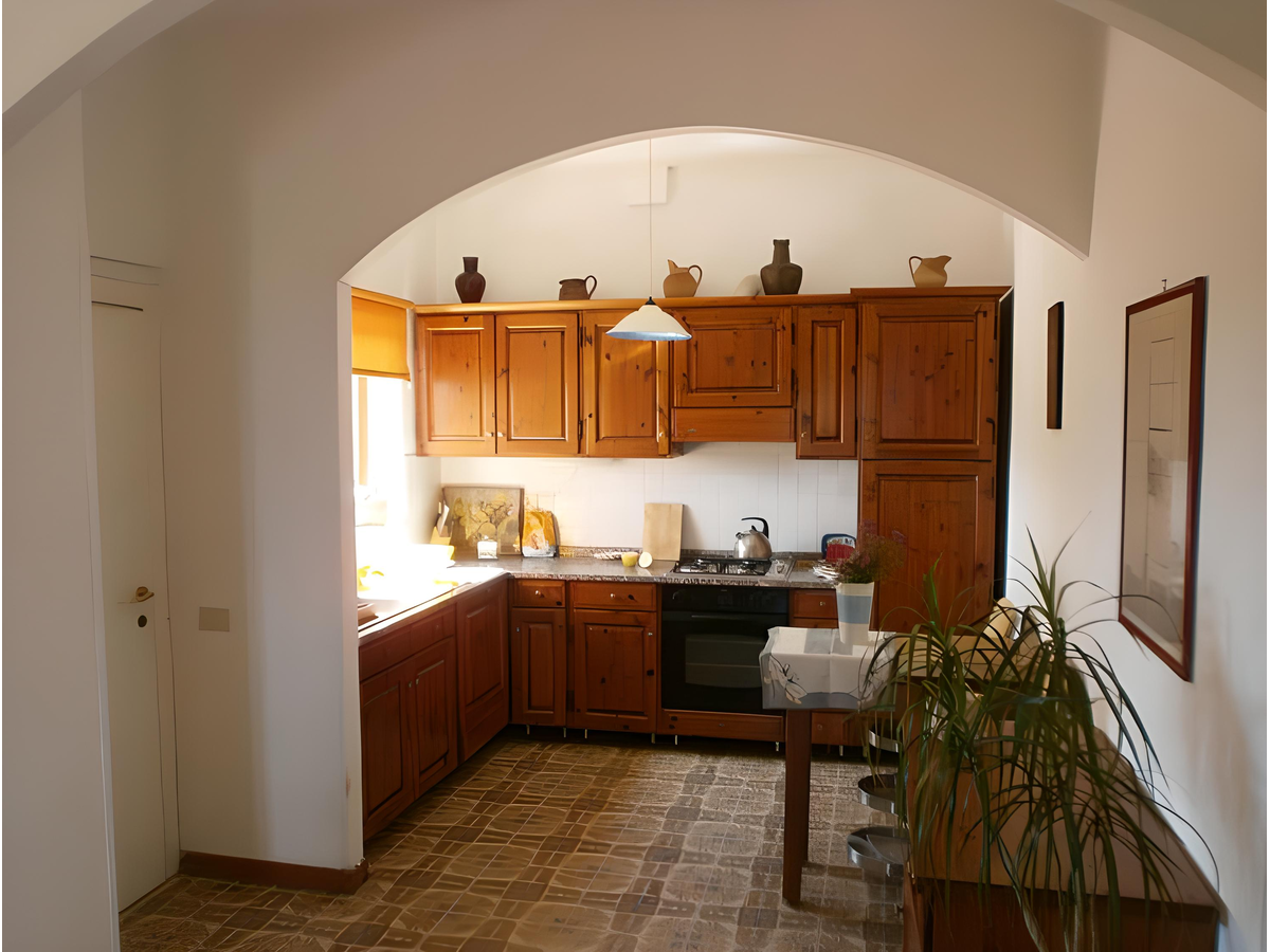 Splendid villa overlooking lake bracciano, near Rome