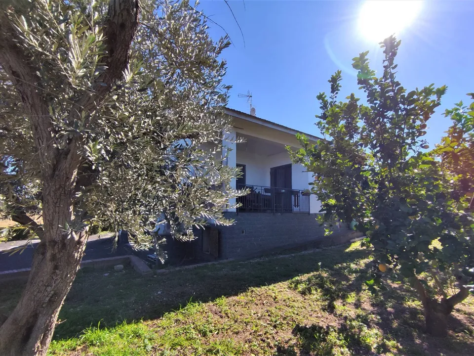 Splendid villa in  Costa Saracena near the bays of Augusta for sale