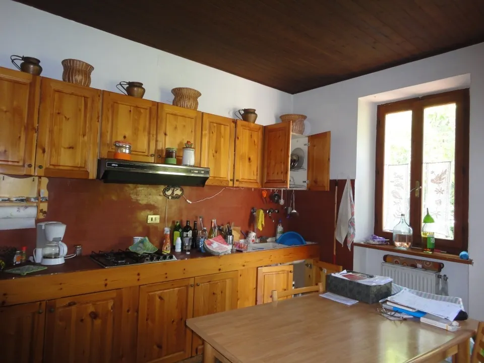 Villa in a beautiful regional park in the ancient village of Serra San Quirico