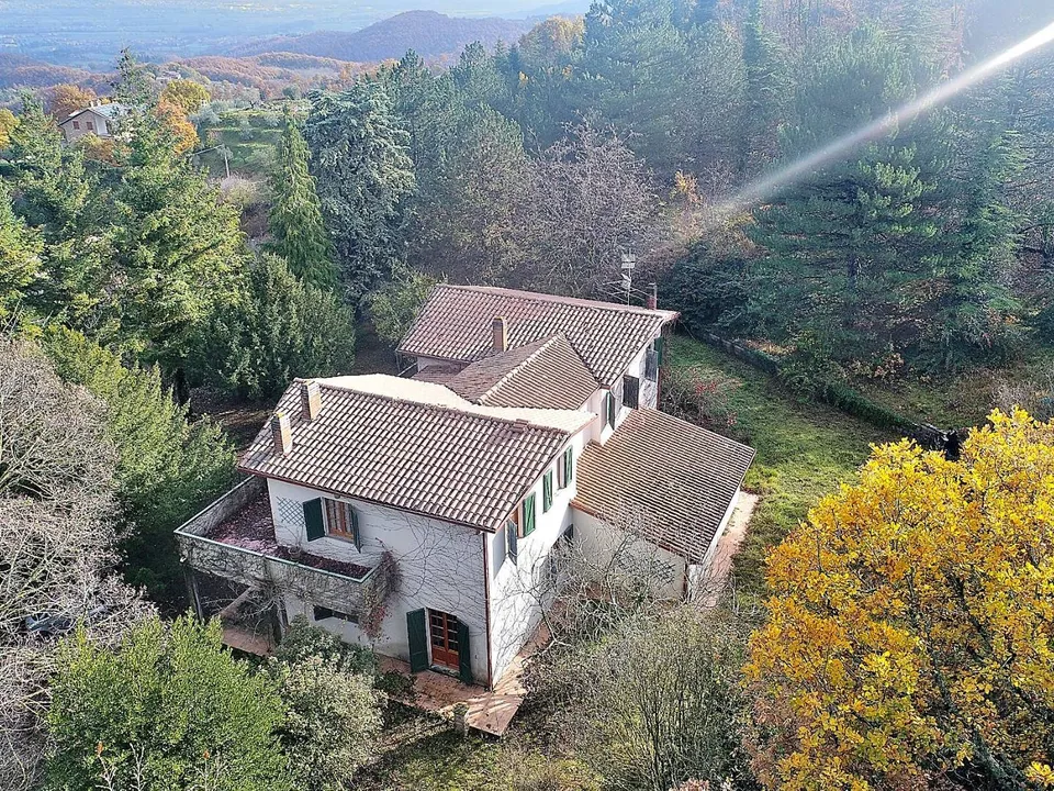 The spacious two-level detached villa in Monteluiano for sale