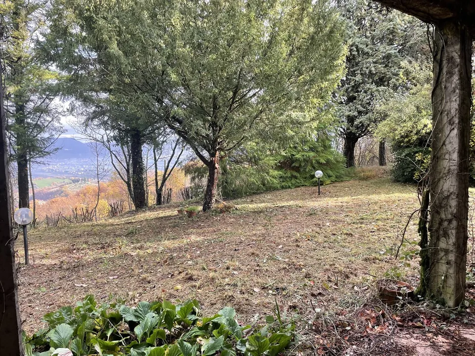 The spacious two-level detached villa in Monteluiano for sale