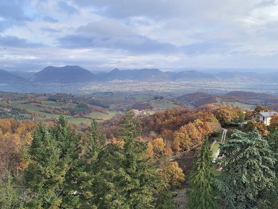 The spacious two-level detached villa in Monteluiano for sale