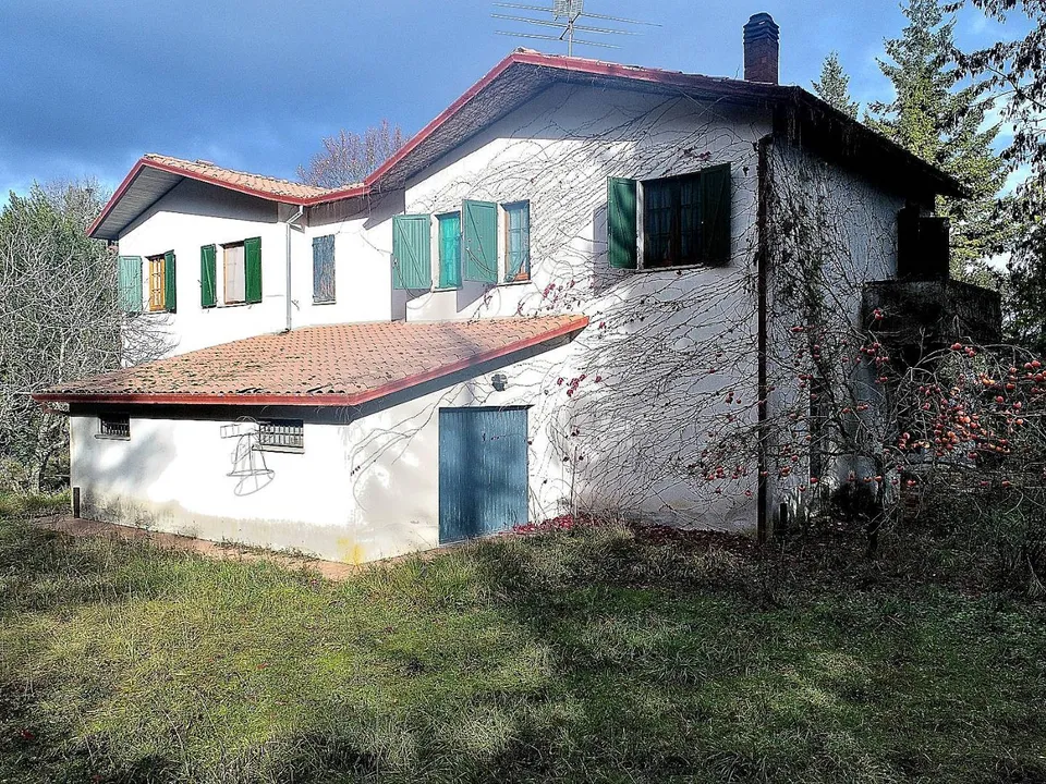 The spacious two-level detached villa in Monteluiano for sale