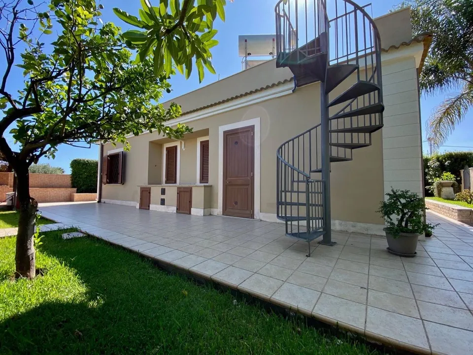 Wonderful villa with swimming pool in Syracuse