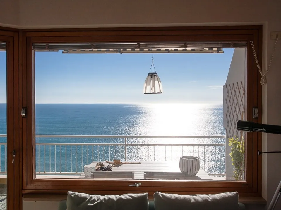 Large apartment  in a residential  complex in Ospedaletti