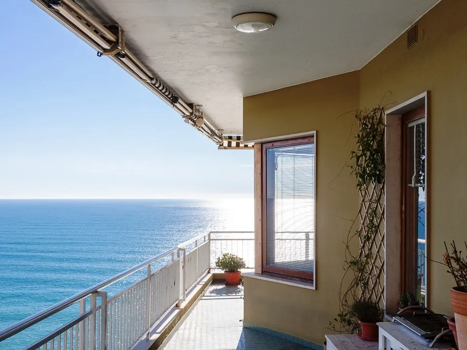 Large apartment  in a residential  complex in Ospedaletti