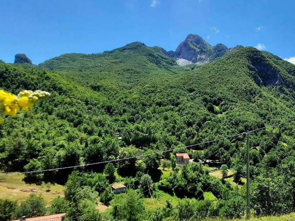 Lovely ston house dating back to the late 1800s inthe Municipality of Molazzana