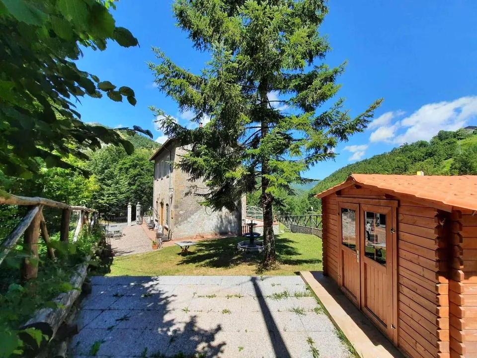 Lovely ston house dating back to the late 1800s inthe Municipality of Molazzana