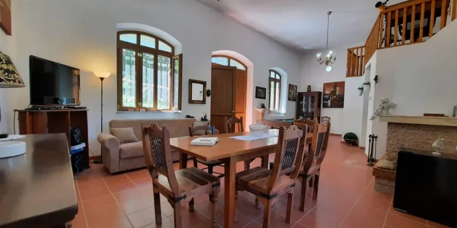 Lovely ston house dating back to the late 1800s inthe Municipality of Molazzana