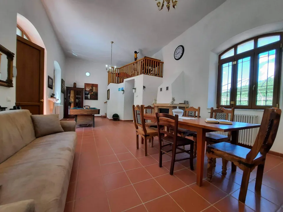 Lovely ston house dating back to the late 1800s inthe Municipality of Molazzana