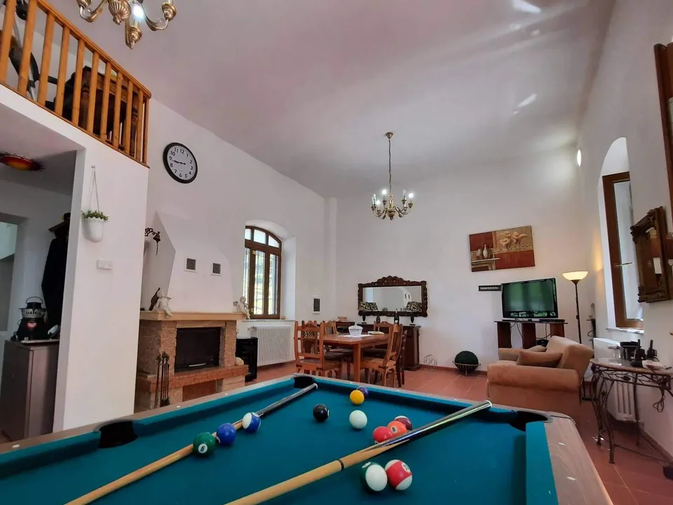 Lovely ston house dating back to the late 1800s inthe Municipality of Molazzana