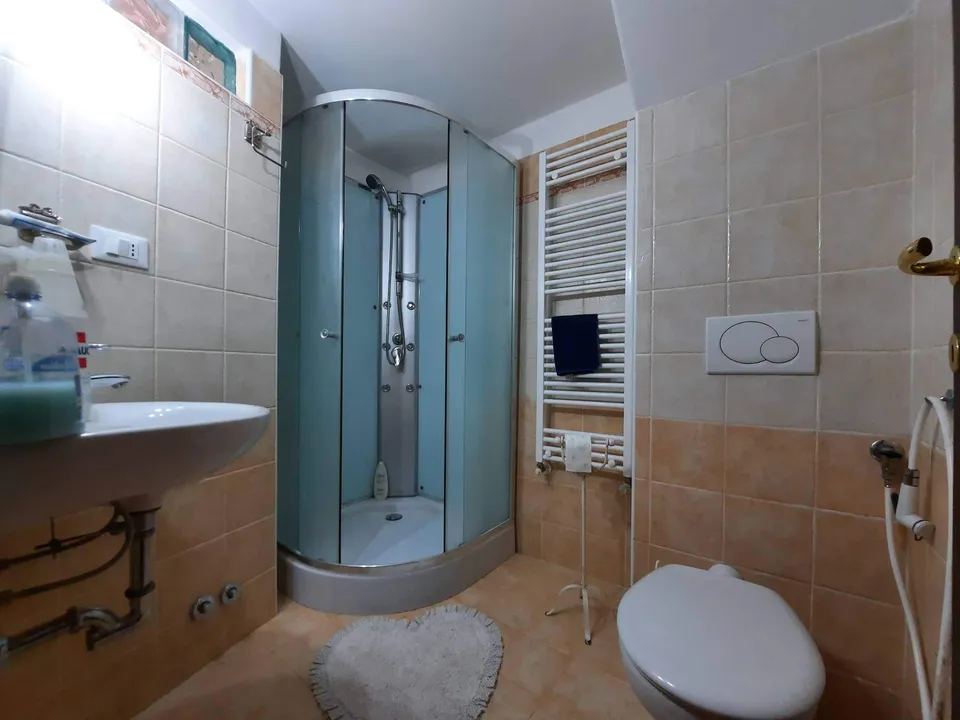 Lovely ston house dating back to the late 1800s inthe Municipality of Molazzana