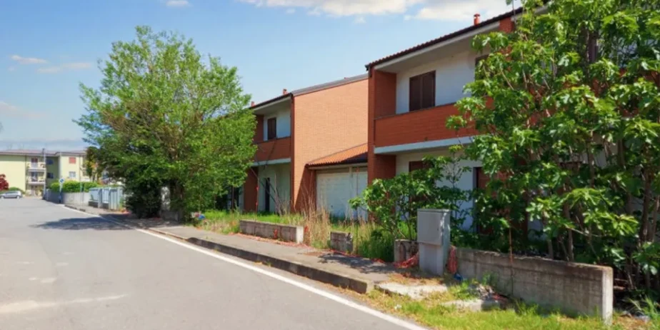 Unfinished terraced house in Valera Fratta for sale