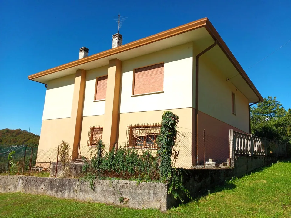Villa with land in Sarmede  for sale