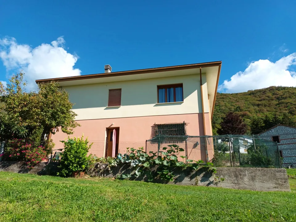 Villa with land in Sarmede  for sale