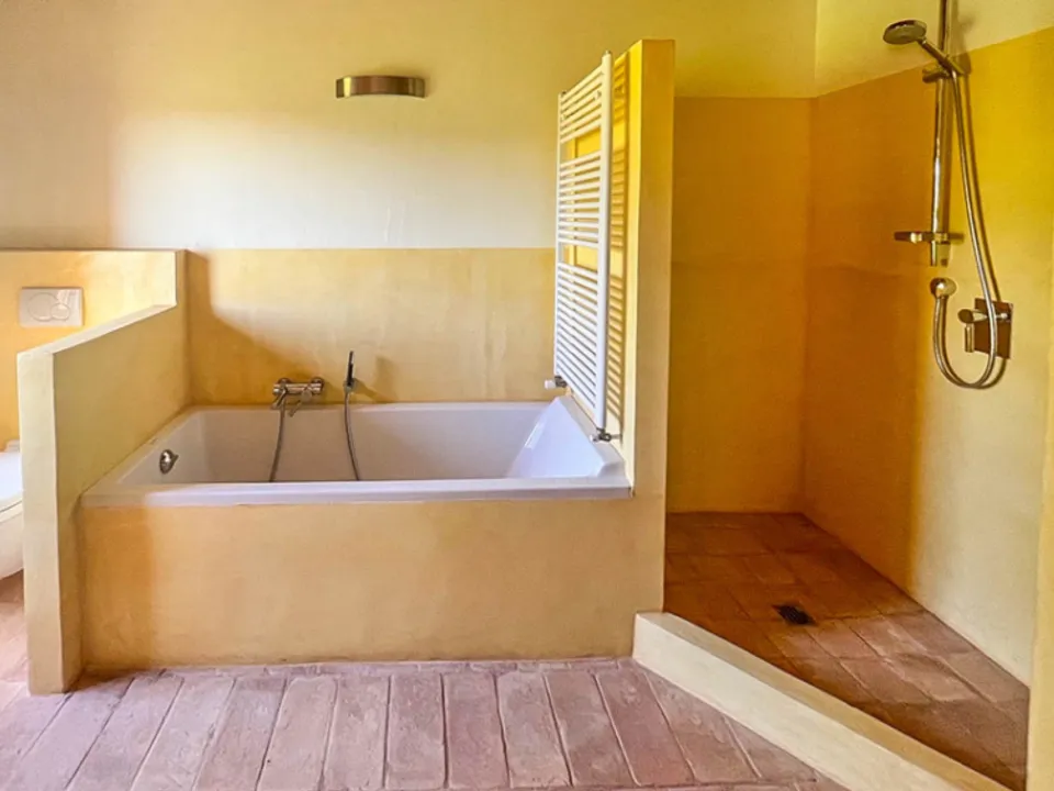 Wonderful stone villa of classic Italian architecture in Morro D’Alba for sale