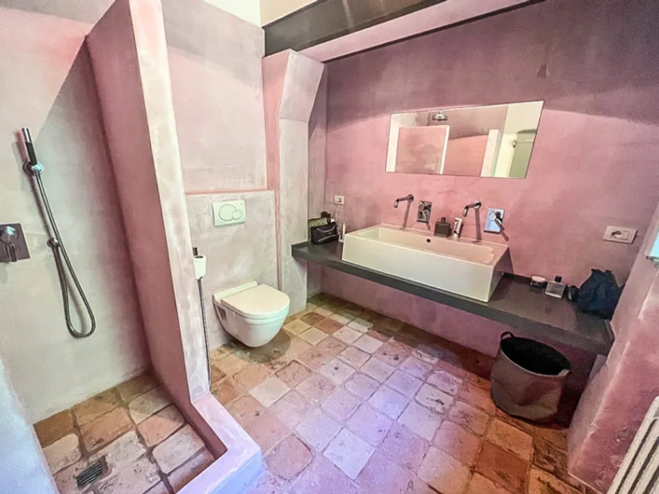 Wonderful stone villa of classic Italian architecture in Morro D’Alba for sale