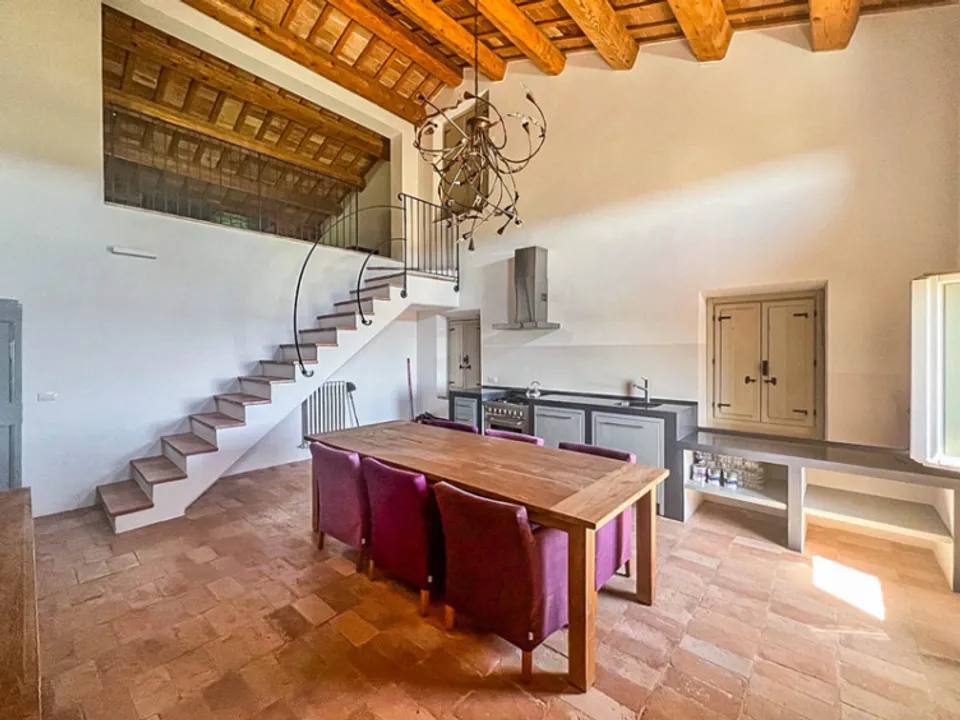 Wonderful stone villa of classic Italian architecture in Morro D’Alba for sale