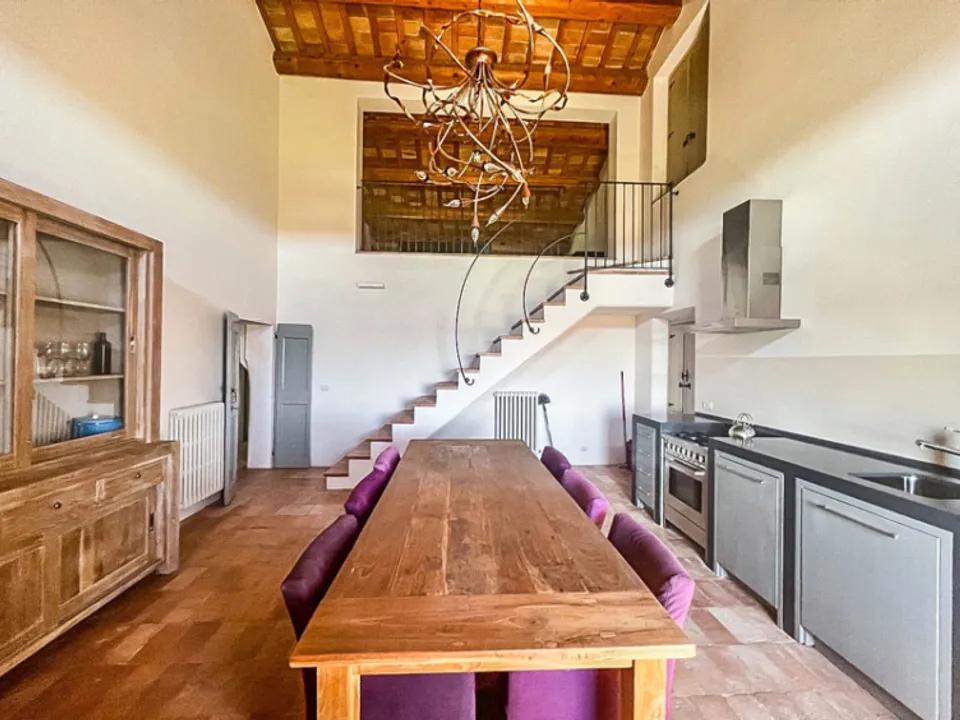 Wonderful stone villa of classic Italian architecture in Morro D’Alba for sale