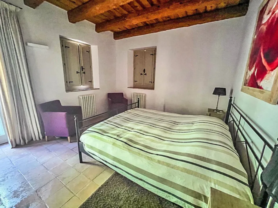 Wonderful stone villa of classic Italian architecture in Morro D’Alba for sale