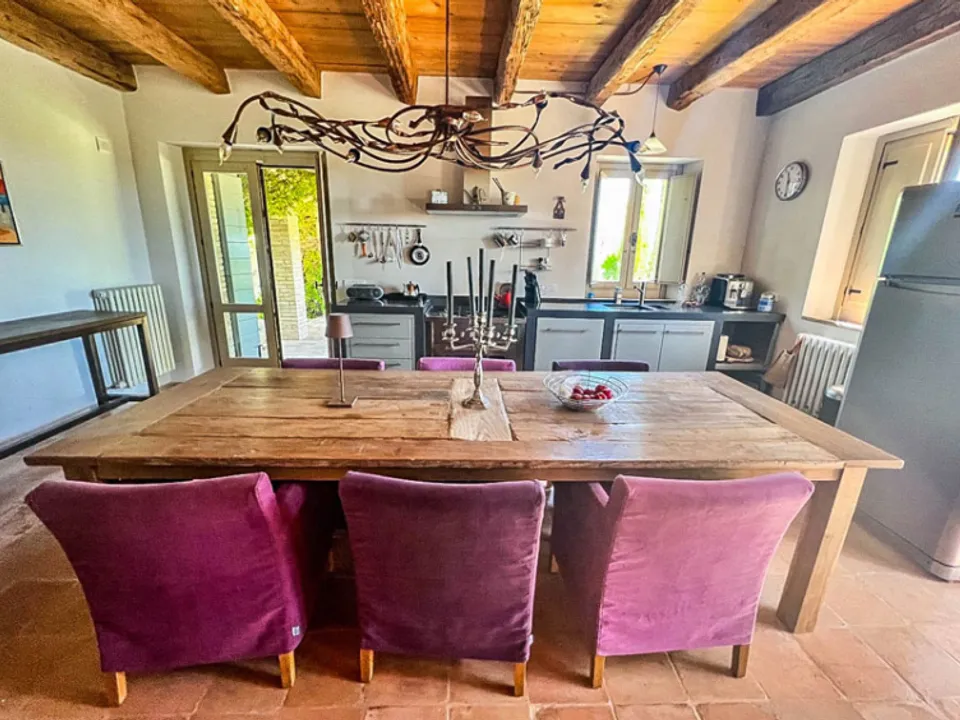 Wonderful stone villa of classic Italian architecture in Morro D’Alba for sale