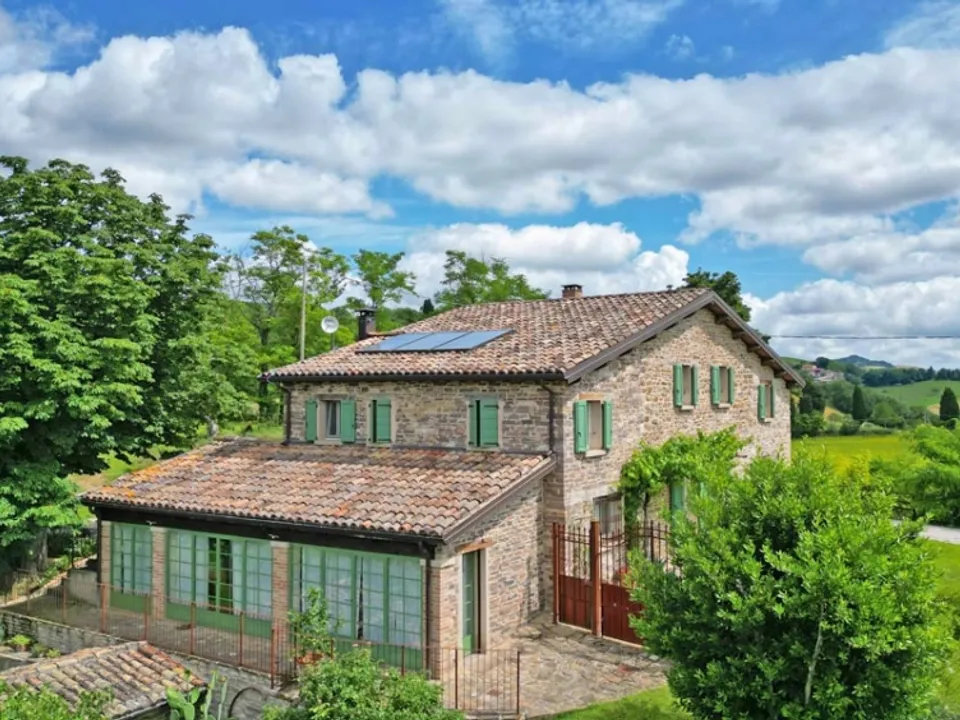Beautiful farmhouse in Macerata Feltria for sale