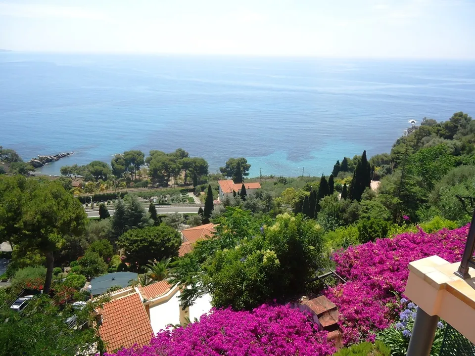 The wonderful apartment very near to the Cote d’Azur