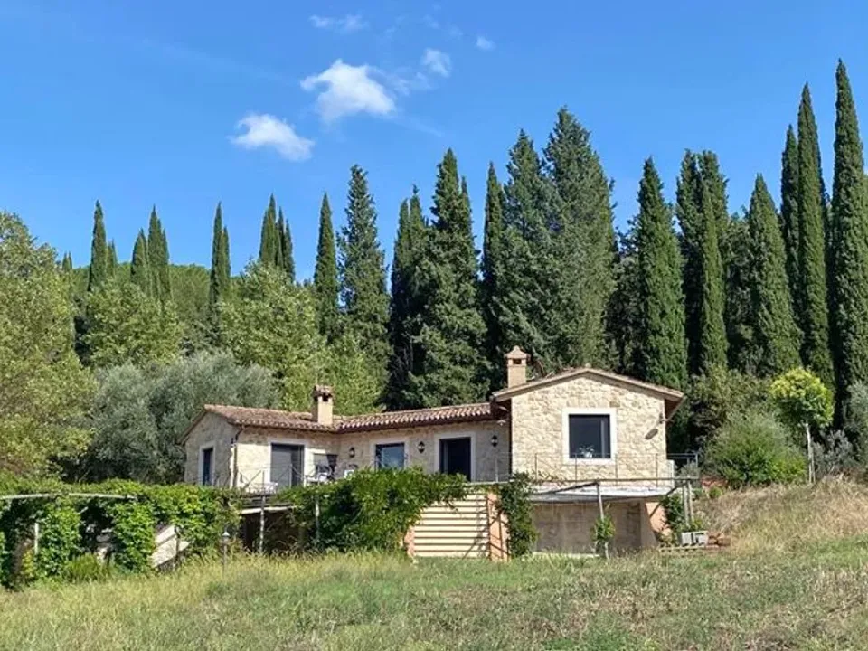 The nice house  in the countryside near  Todi for sale