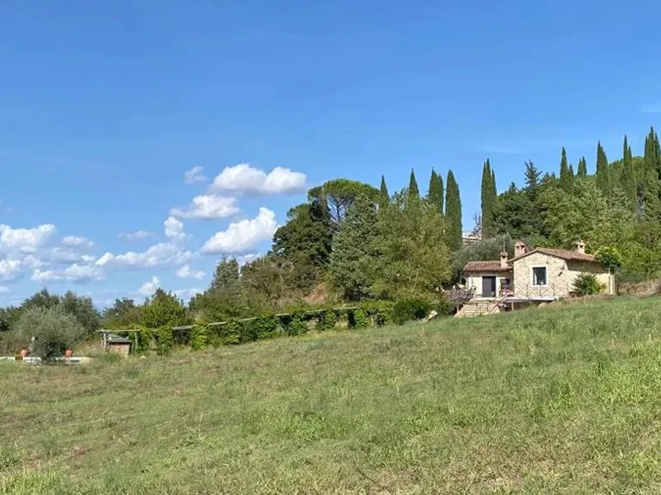 The nice house  in the countryside near  Todi for sale