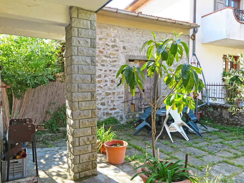 House with  fabulous panoramic views over the Tuscan-Emilian Apennines for sale