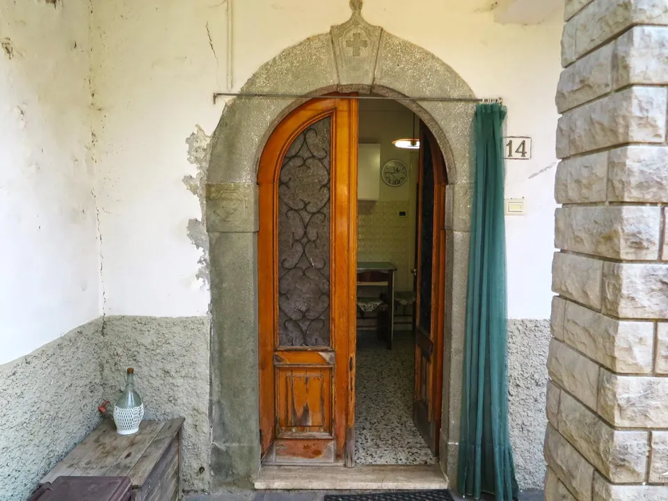 House with  fabulous panoramic views over the Tuscan-Emilian Apennines for sale