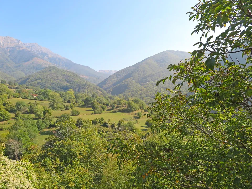 House with  fabulous panoramic views over the Tuscan-Emilian Apennines for sale