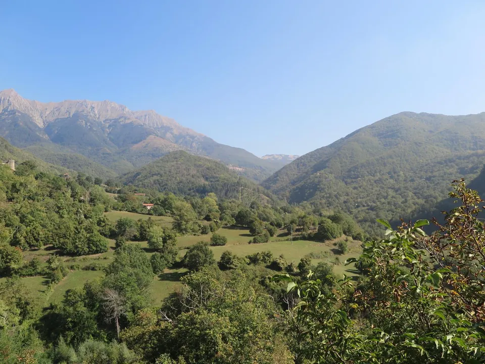 House with  fabulous panoramic views over the Tuscan-Emilian Apennines for sale