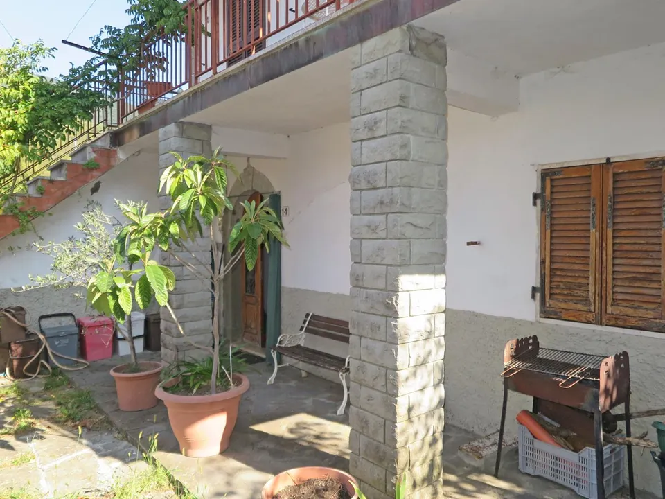 House with  fabulous panoramic views over the Tuscan-Emilian Apennines for sale