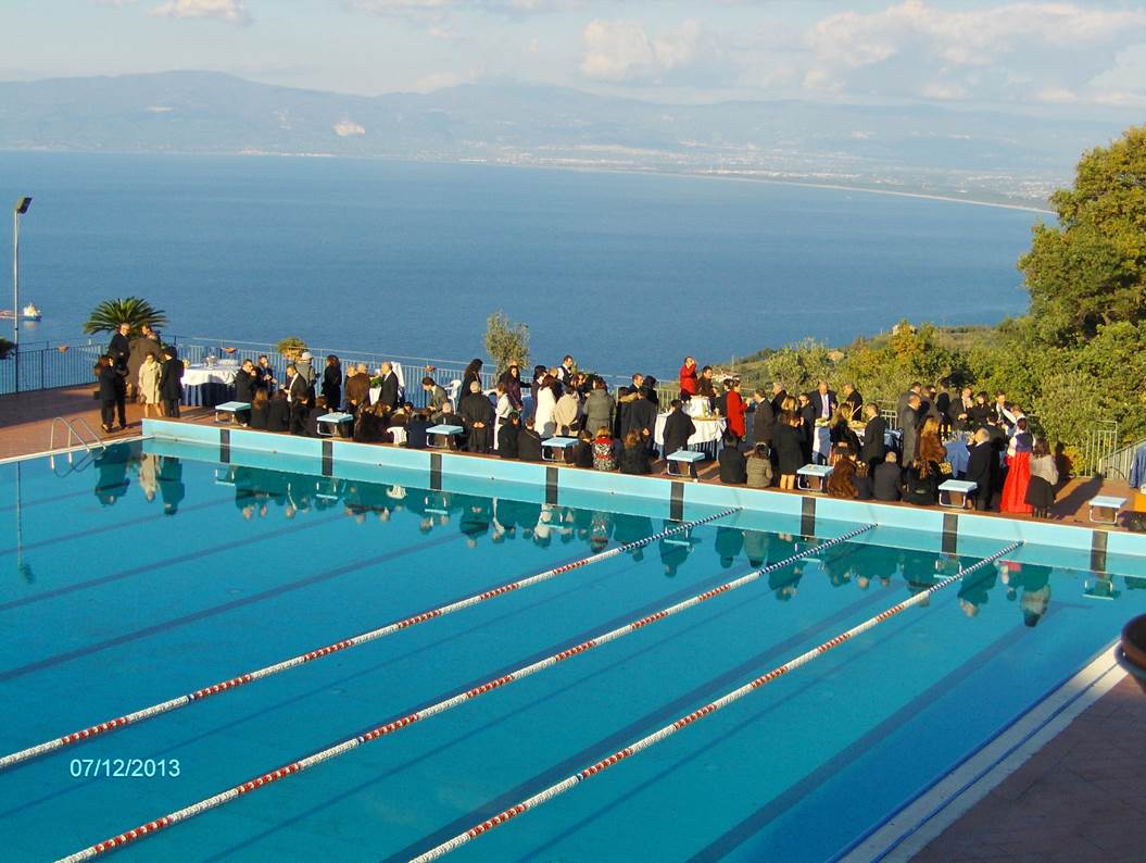 Seaside HOTEL WITH RENOVATION AIDS.