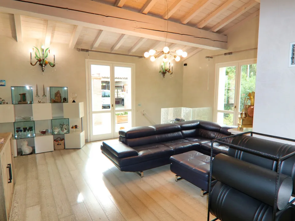 Donoratico,  villa in the Tuscan countryside for sale